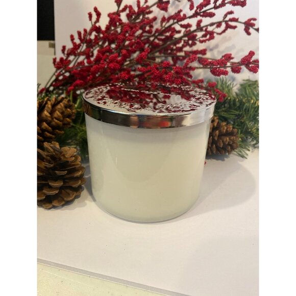Bath & Body Works “Vanilla Bean Noel” NEW 3 Wick Candle - Picture 4 of 6